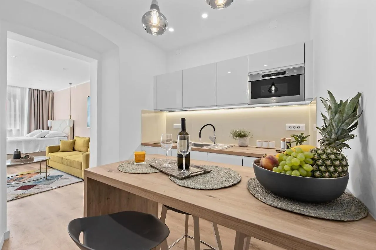 Giardini M Studio Apartments 0*, Pula