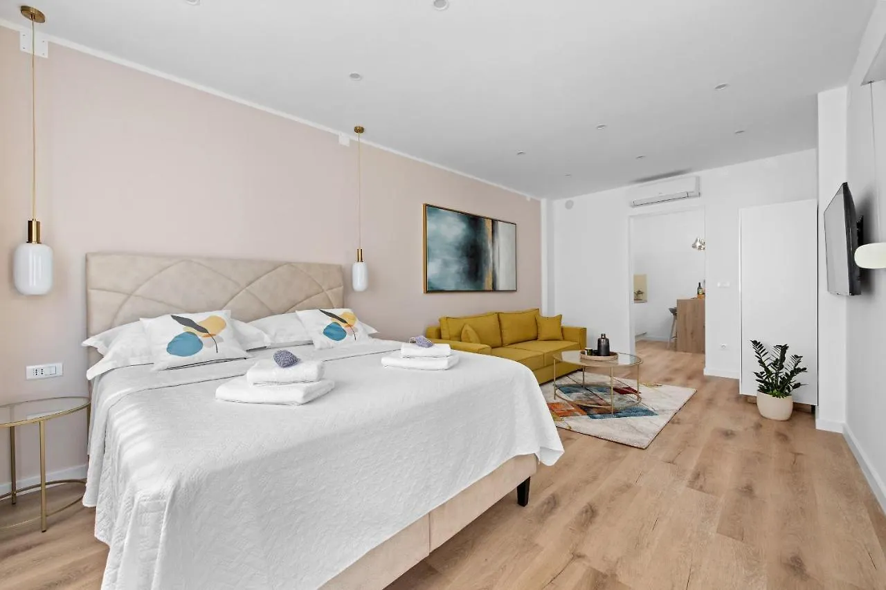 Giardini M Studio Apartments 0*, Pula